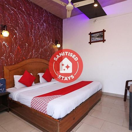 Oyo 75571 Sai Pooja Lodging Otel Mumbai Dış mekan fotoğraf